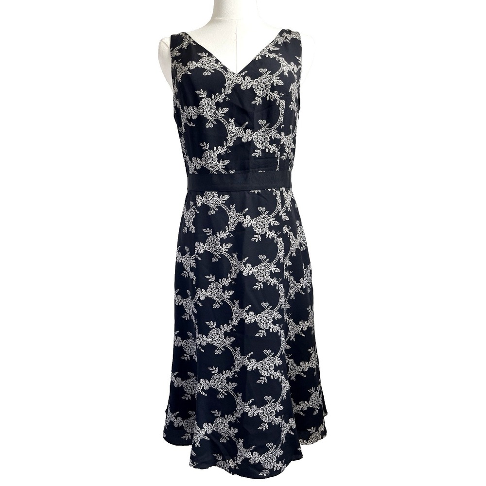 Ann Taylor Womens Feminine Silkβ Floral Dress Size 2 B/W Office Corporate Chic